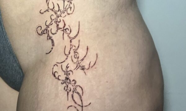 tatuaje neosigilista 6 nov 2025 Tatuaje neosigilismo PuntoyComa Tattoo Studio